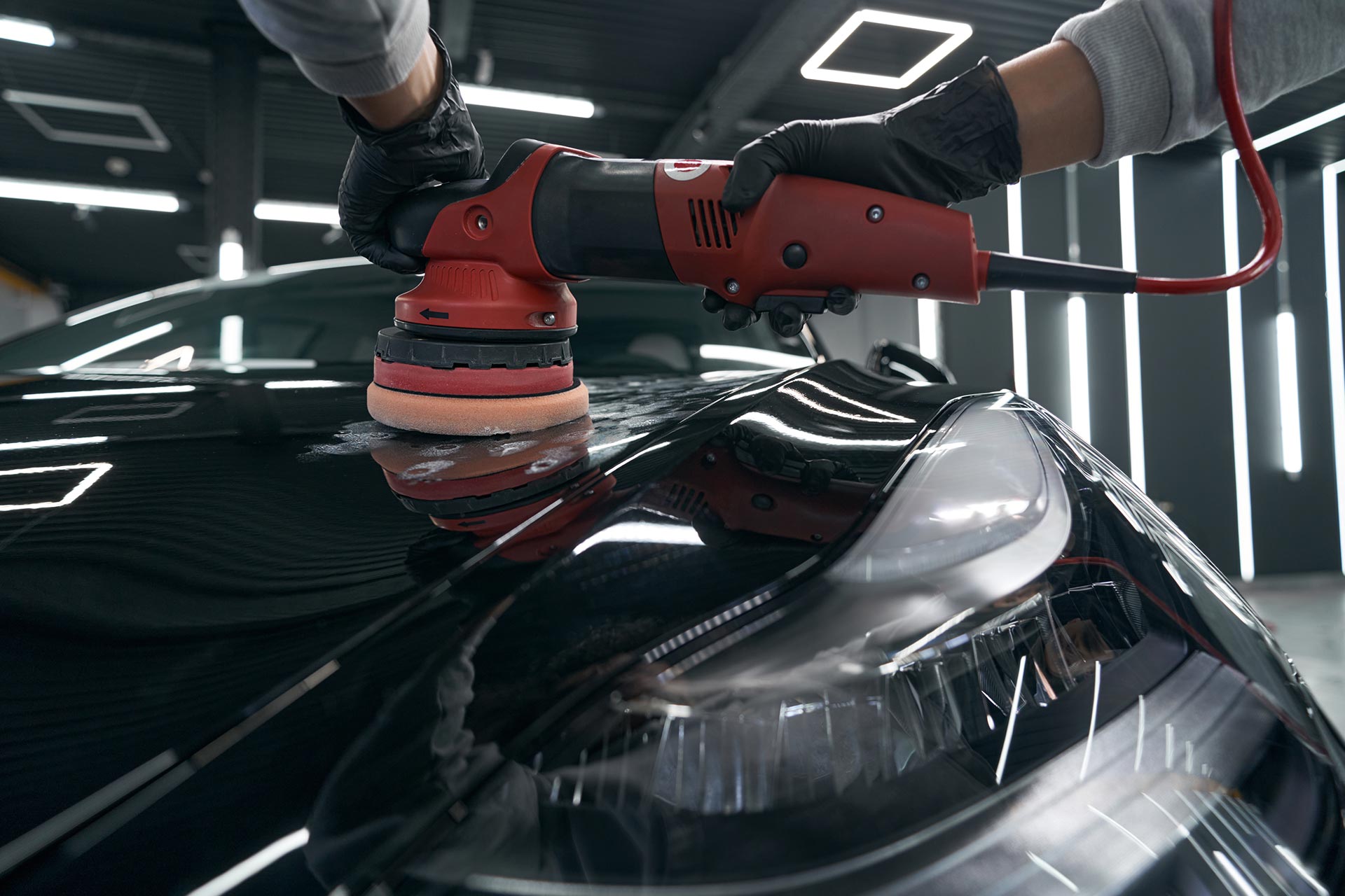 Pulido y abrillantado del exterior de coche a domicilio en Castellón – NMG Detailing