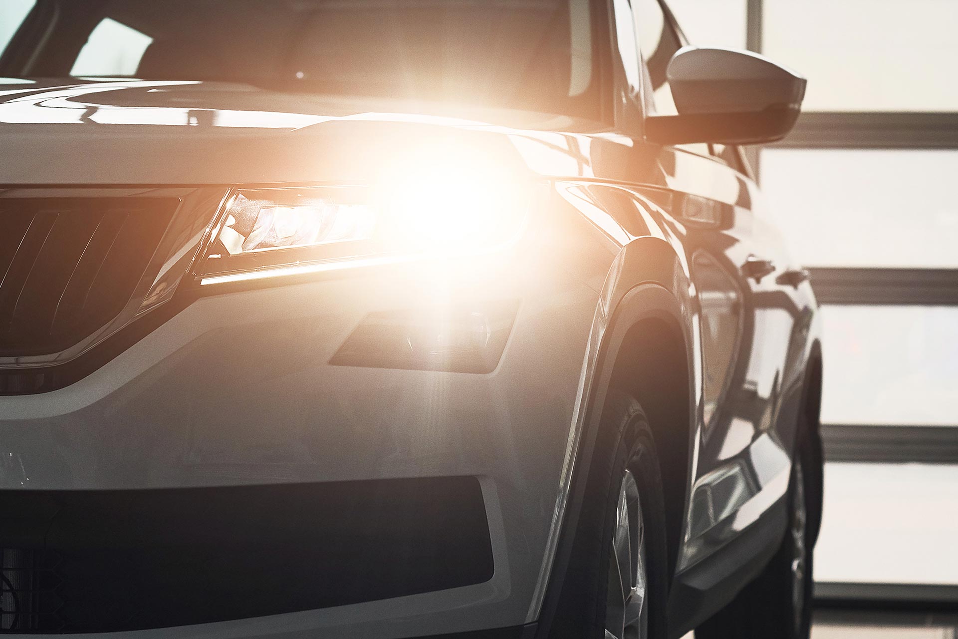 Faros y capó de coche de lujo a domicilio en Castellón – NMG Detailing